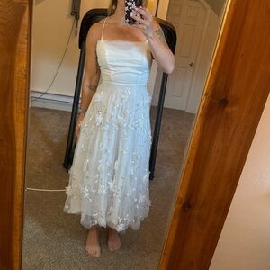 Size XS white dress with appliqué flowers